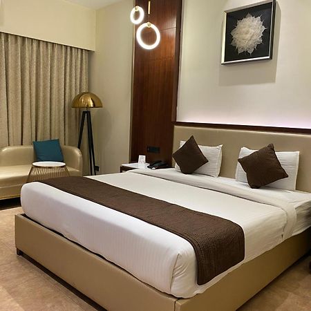 Hotel The Patricians Bilaspur  Exterior photo